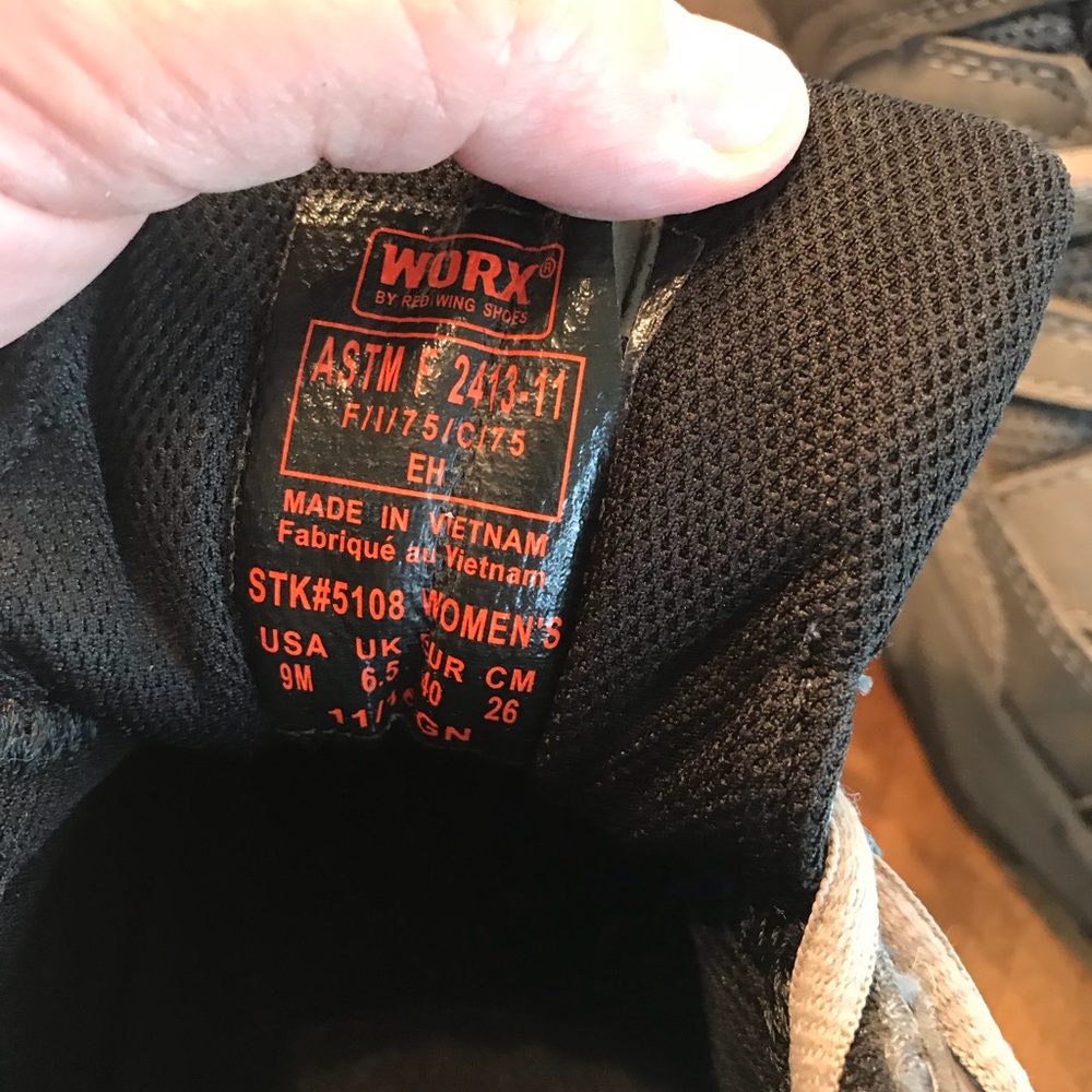 Women’s Worx Steel Toe Size 9